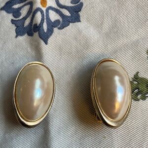 Vintage Les Bernard Gold and Cream Clip-On Earrings
